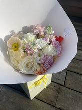 Load image into Gallery viewer, Mothers Day Bouquet
