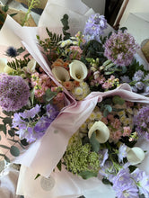 Load image into Gallery viewer, Mother's Day Luxury Mixed Flower Bouquet